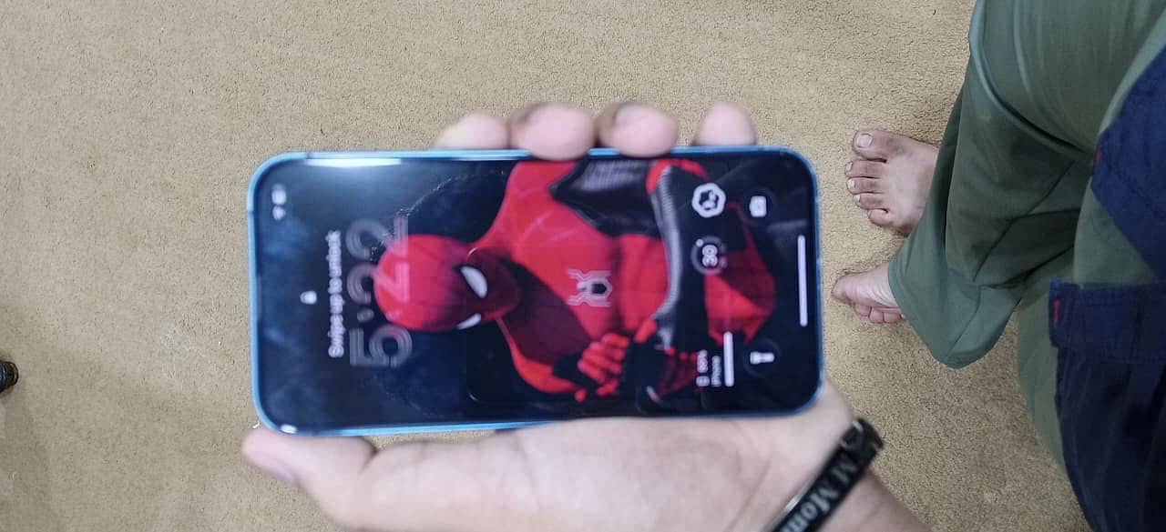 Apple iPhone 13 2