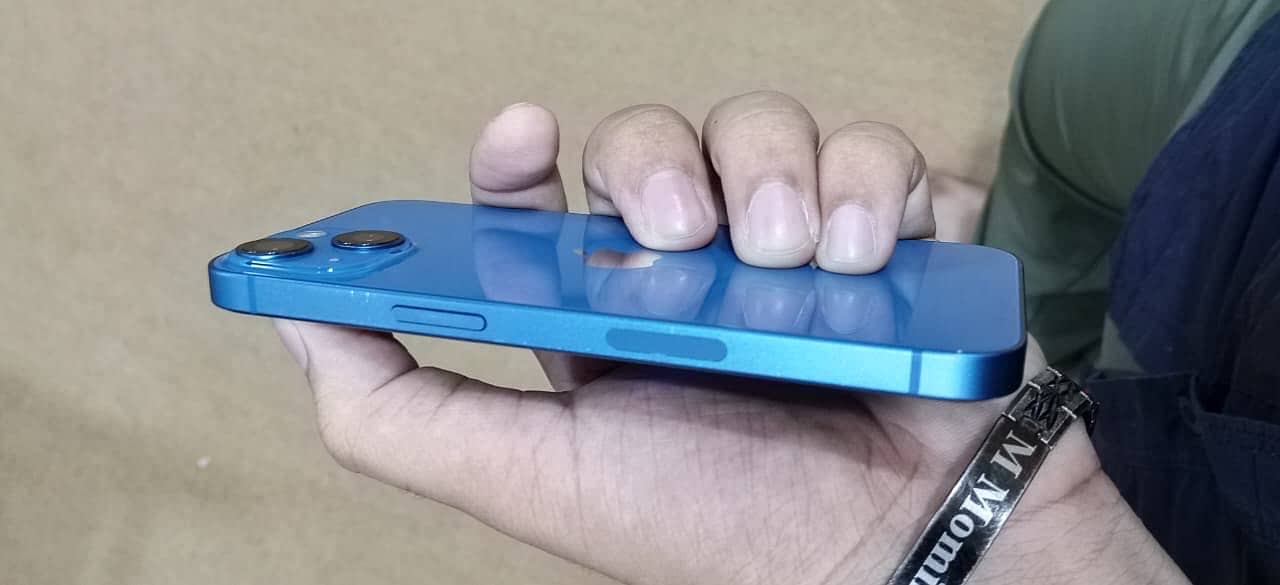 Apple iPhone 13 4