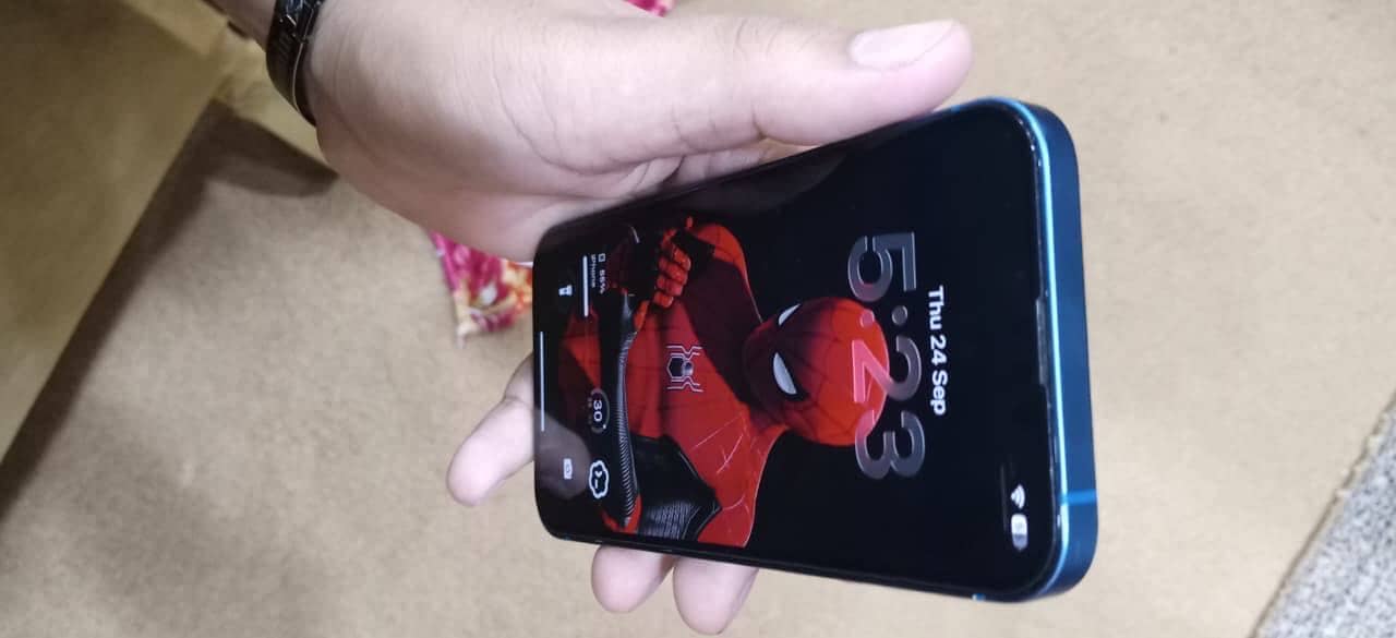 Apple iPhone 13 5