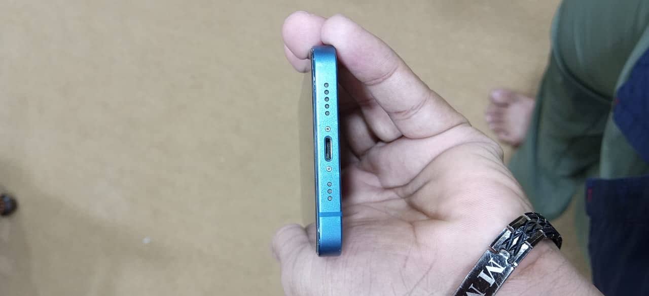 Apple iPhone 13 7