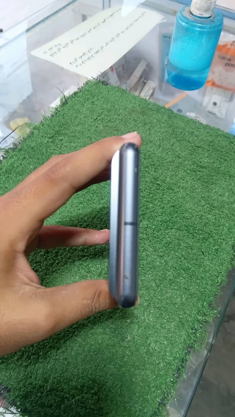 Google Pixel 7 4