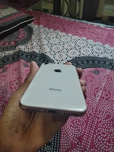 Apple iPhone 8