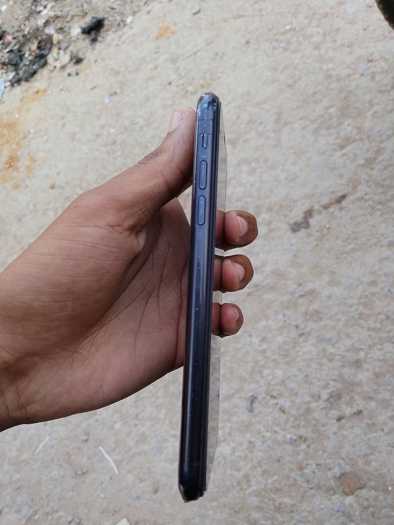 Apple iPhone XR 1
