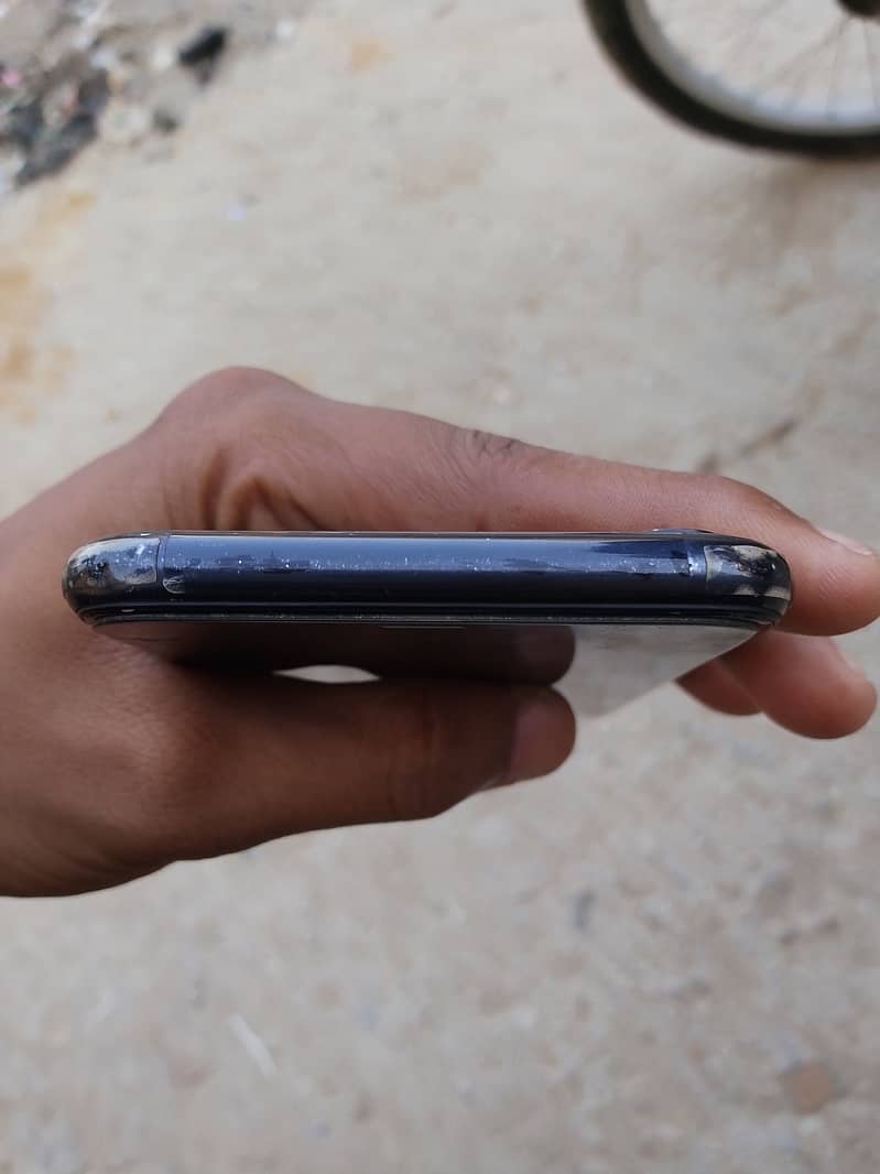 Apple iPhone XR 3