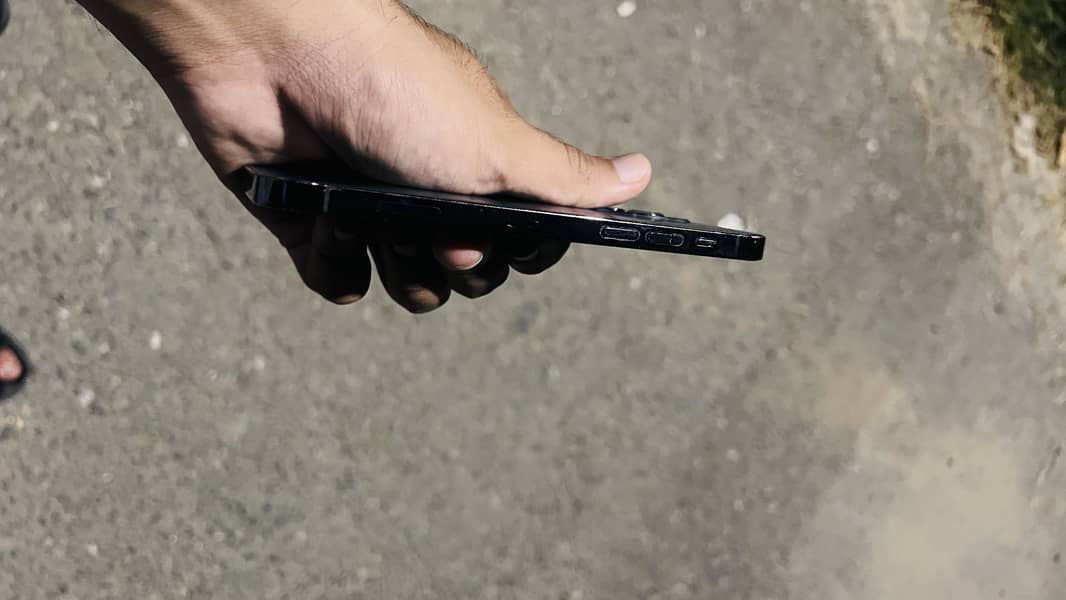 Apple iPhone 12 Pro 2