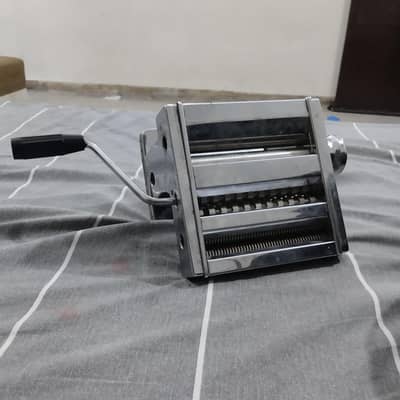 Noodles and pasta maker
