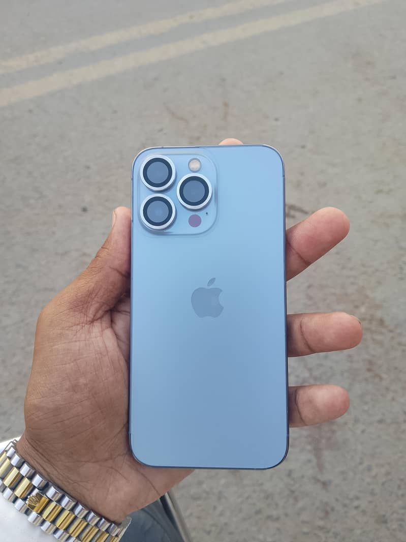 Apple iPhone 13 Pro 0