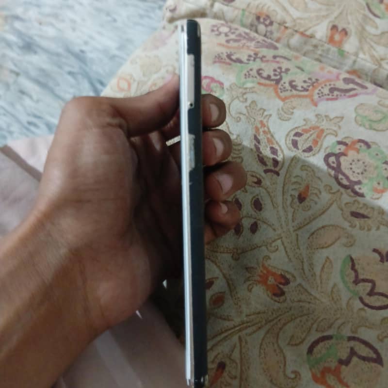 OPPO A37 2
