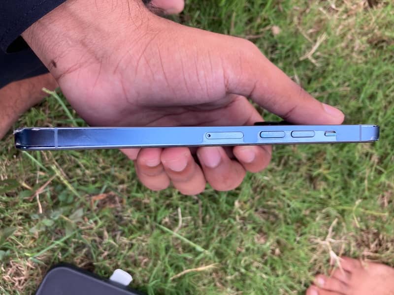 Apple iPhone 13 Pro Max 2