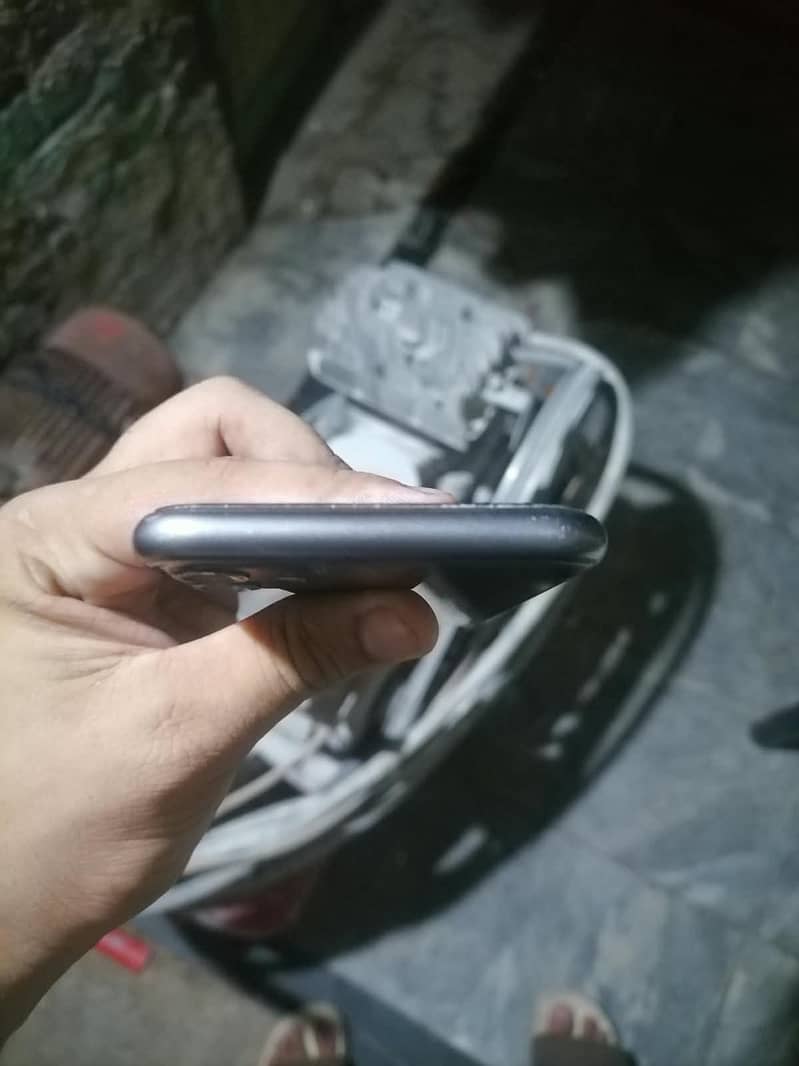 Apple iPhone 11 5