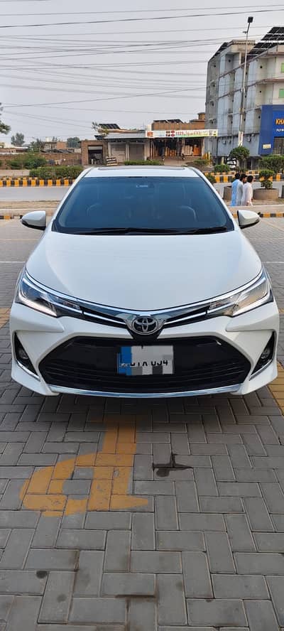 Toyota Corolla grande 1.8 cvt (beige room) 2026