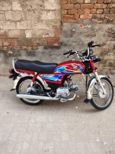 For sale cd 70 bike contact number o3oooo48142