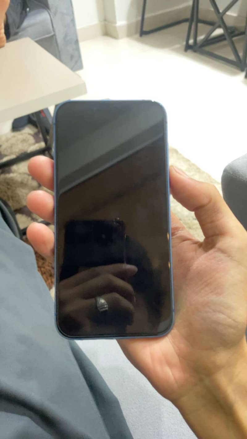 Apple iPhone 13 2