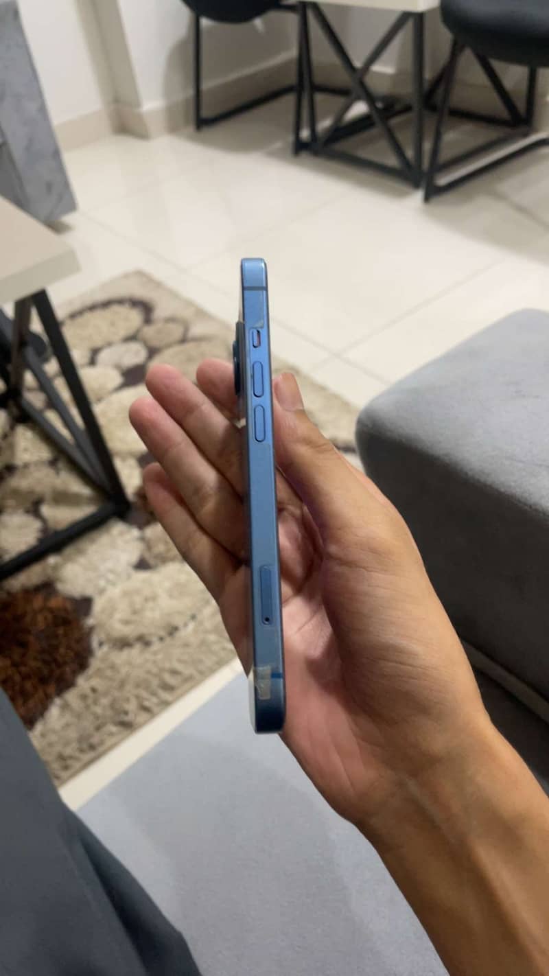Apple iPhone 13 4