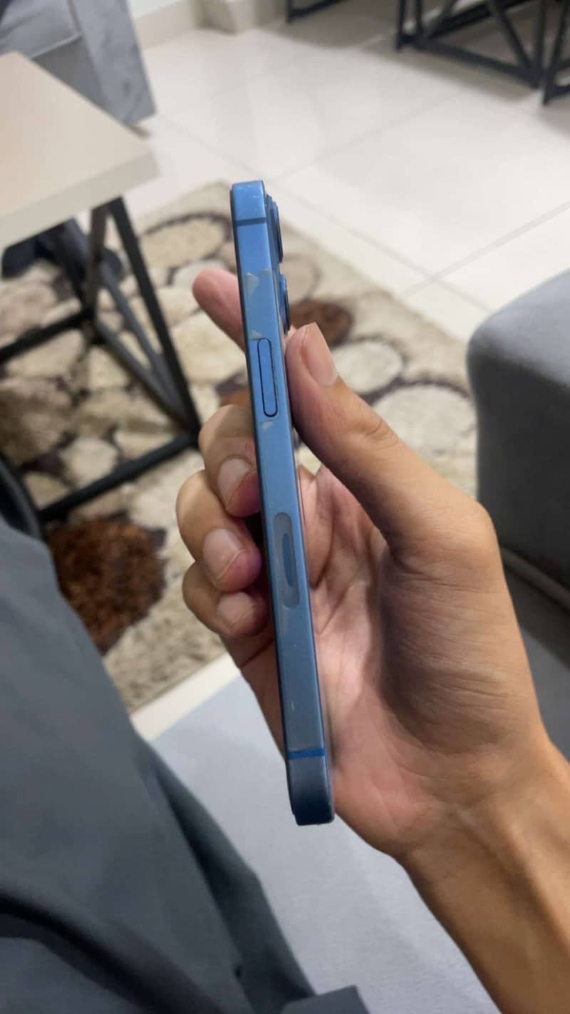 Apple iPhone 13 6