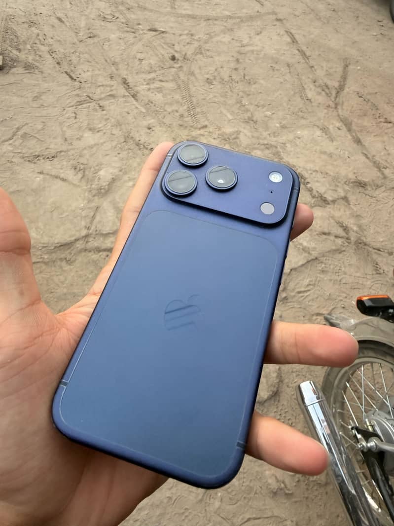Apple iPhone 17 Pro 0