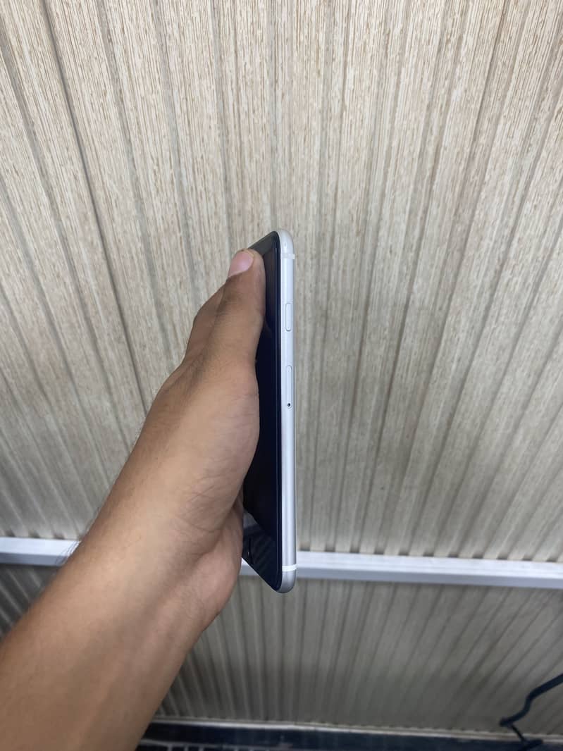 Apple iPhone SE 3
