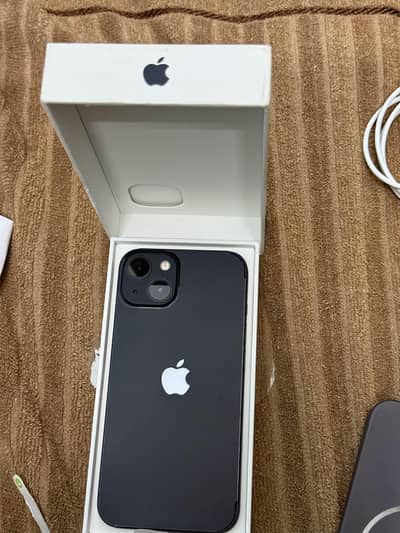 Apple iPhone 13