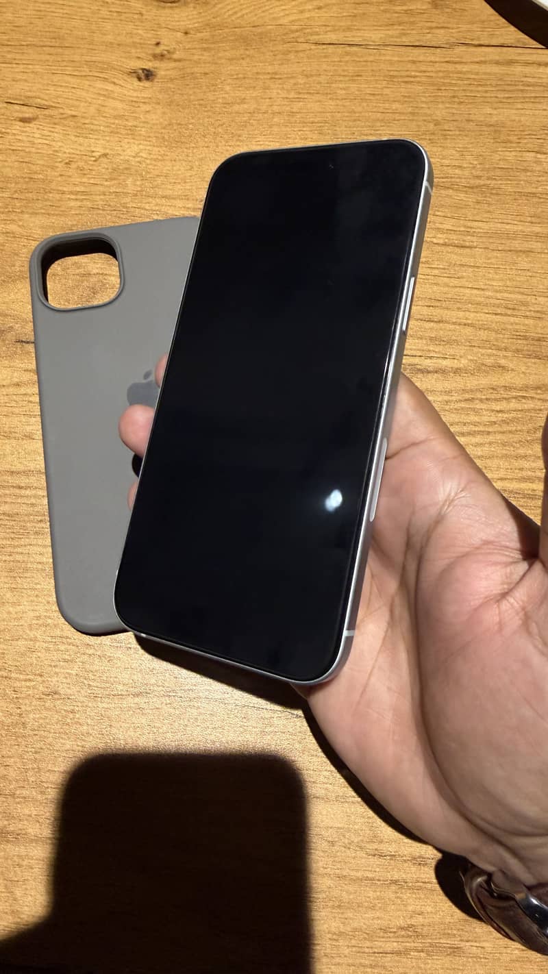Apple iPhone 15 plus 1