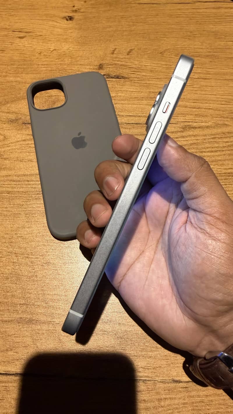Apple iPhone 15 plus 5