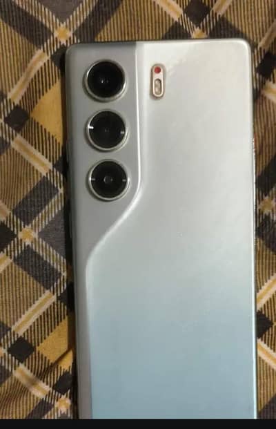 Tecno CAMON 40 Pro