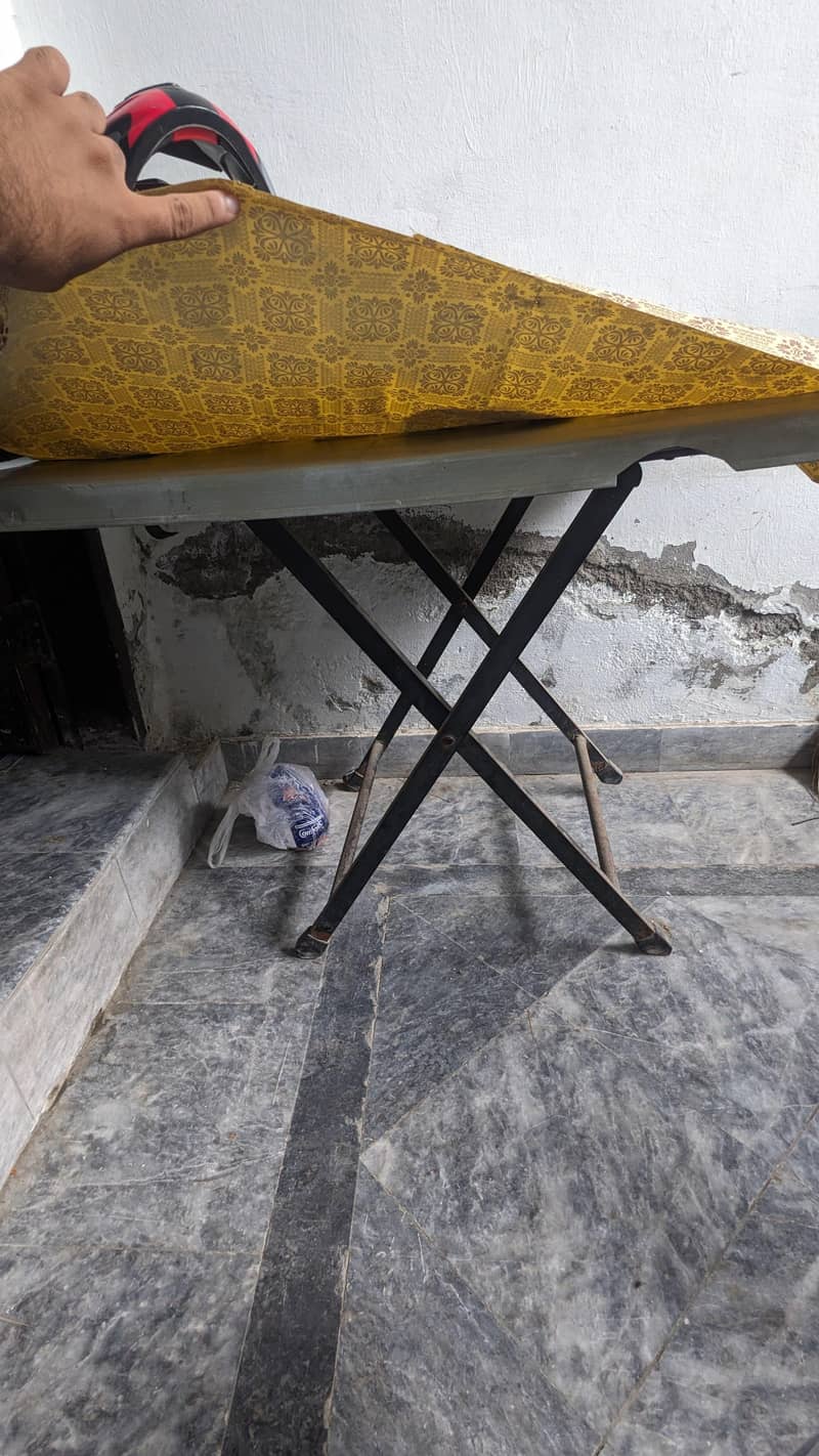 Foldable Table 0