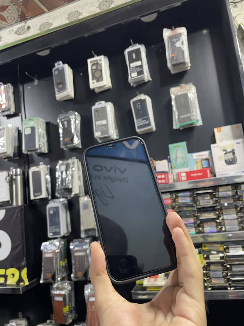 Apple iPhone 12 1
