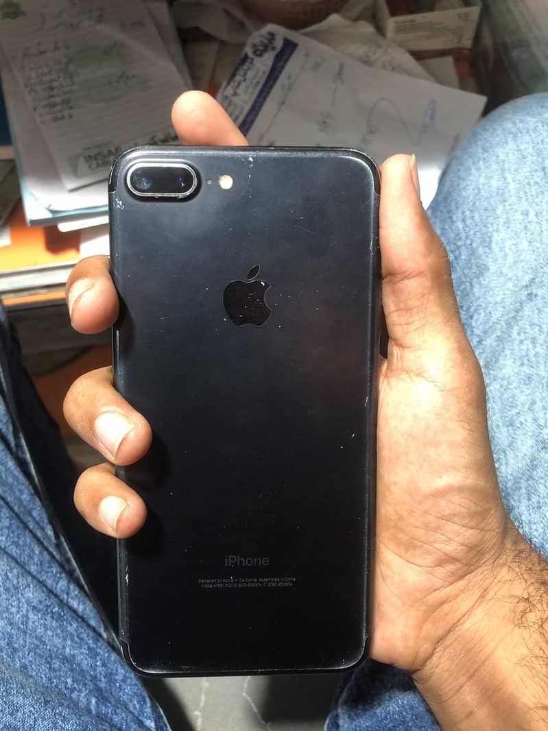 Apple iPhone 7 Plus 1