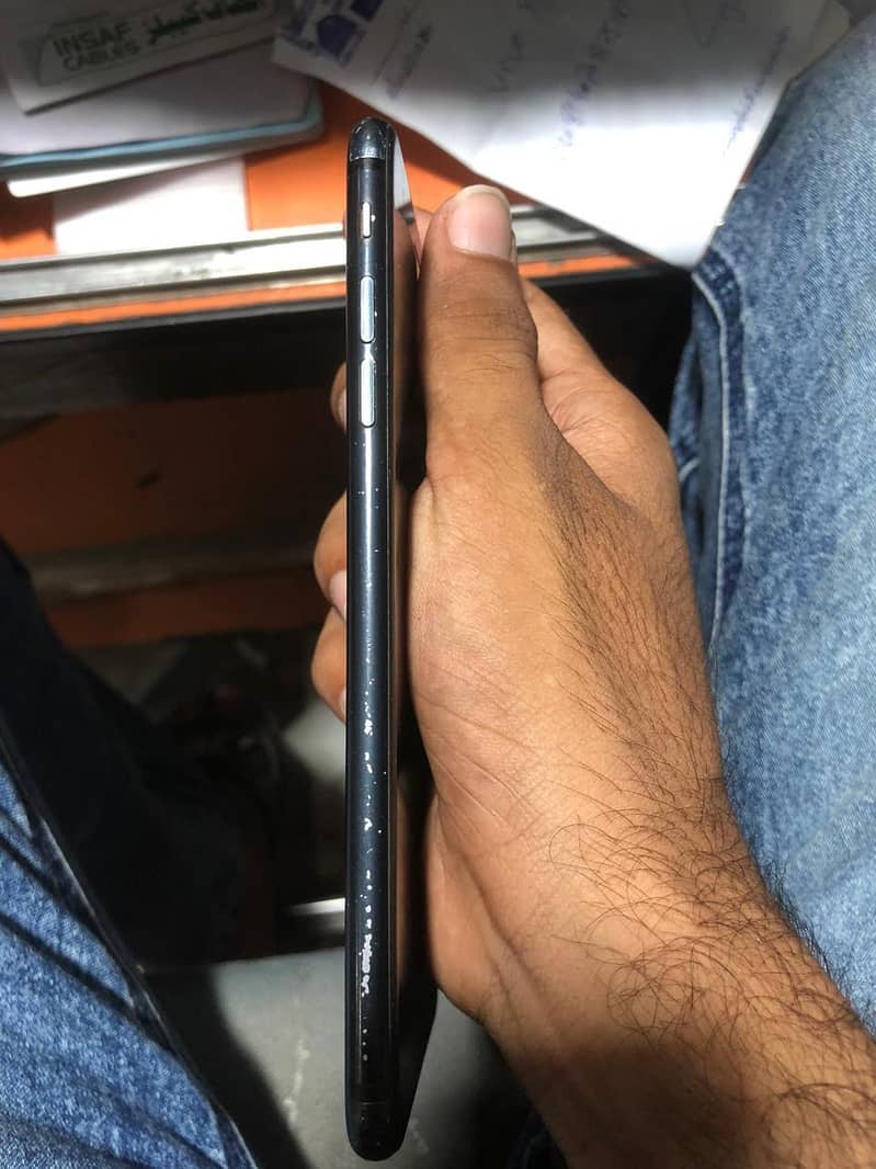 Apple iPhone 7 Plus 2