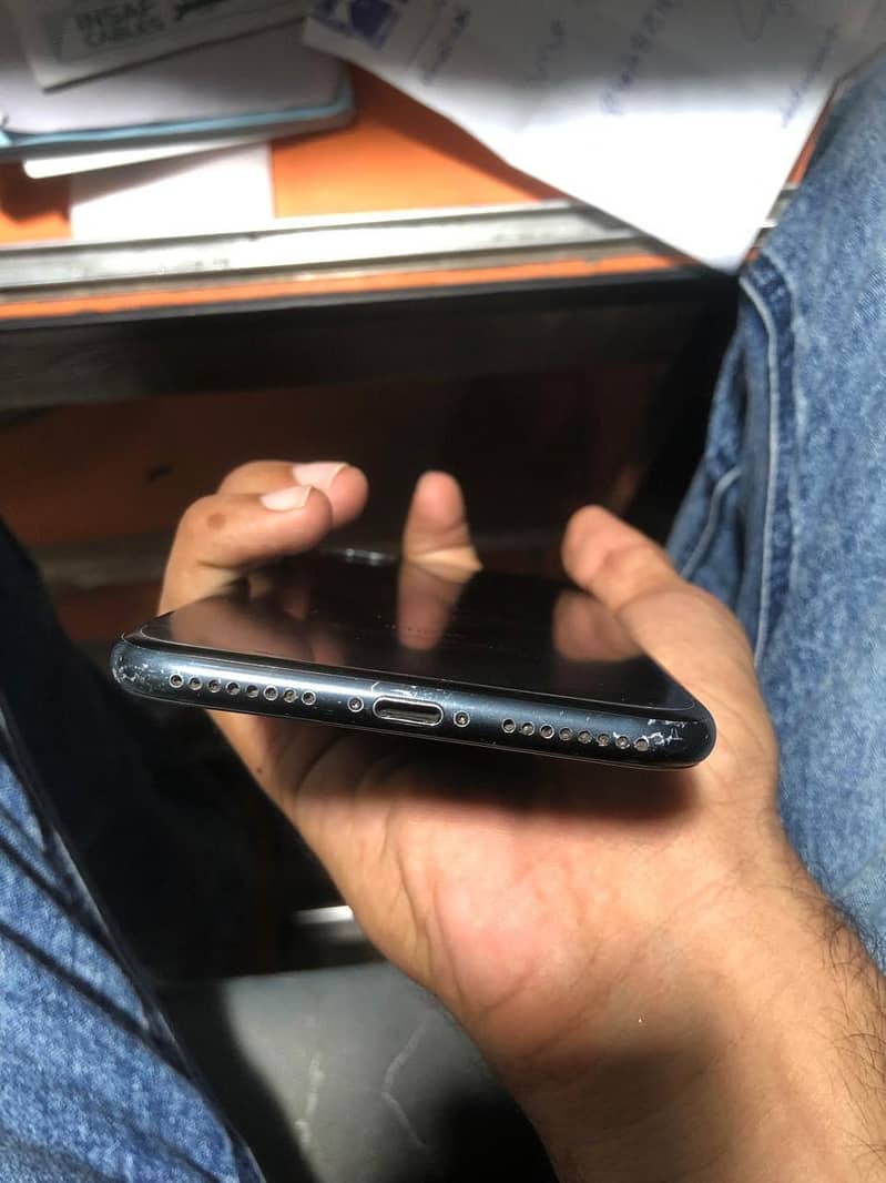 Apple iPhone 7 Plus 4