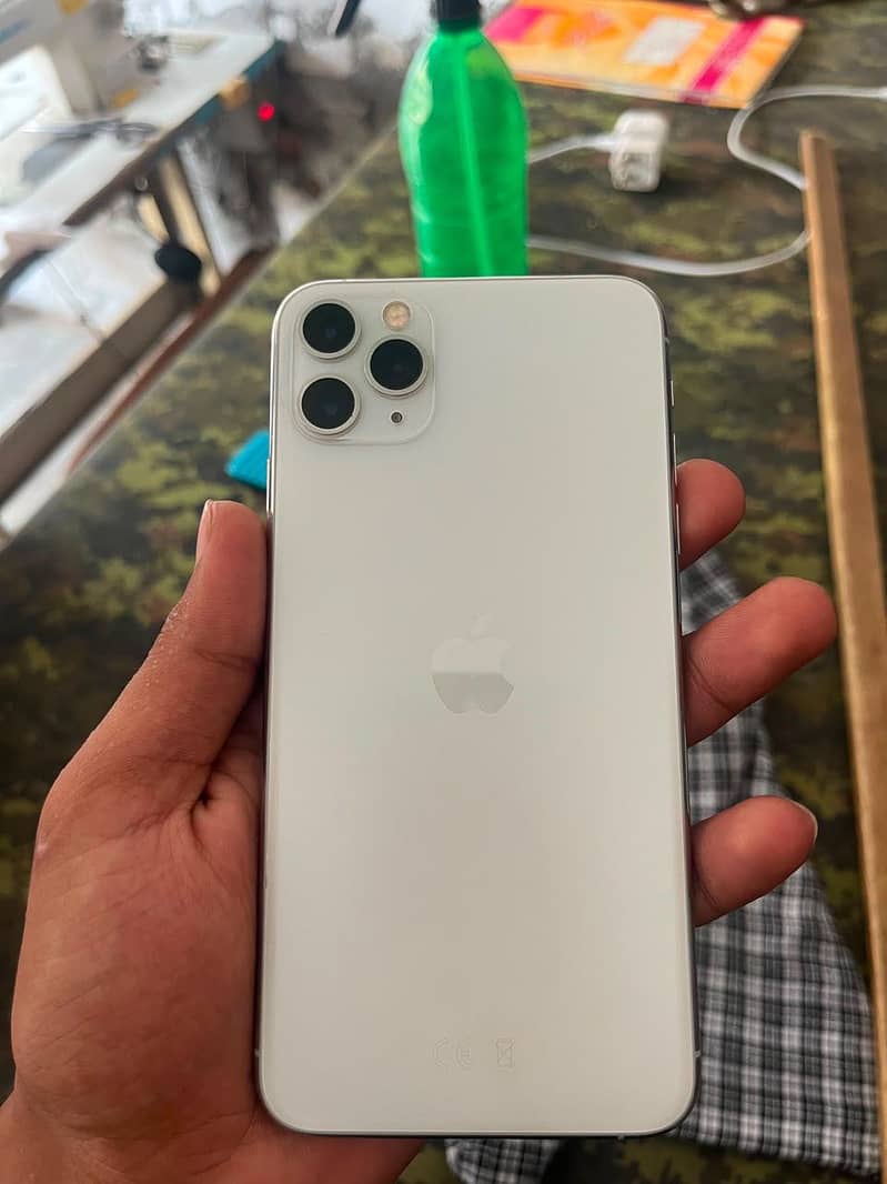 Apple iPhone 11 Pro Max 2