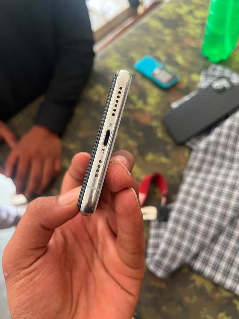 Apple iPhone 11 Pro Max 5