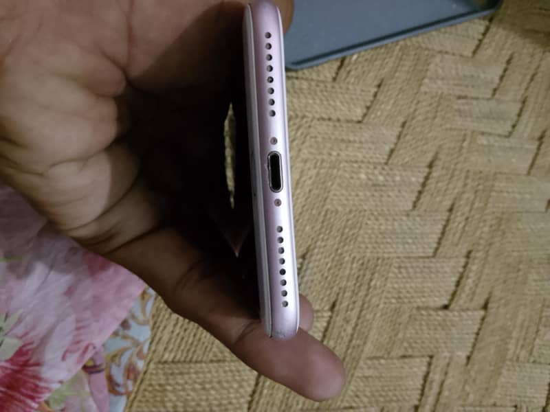 Apple iPhone 7 Plus 2