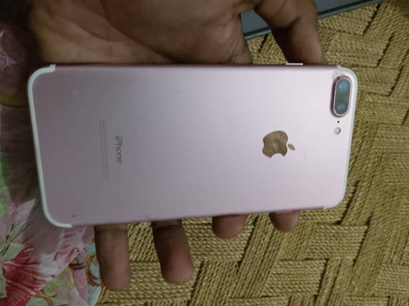 Apple iPhone 7 Plus 3