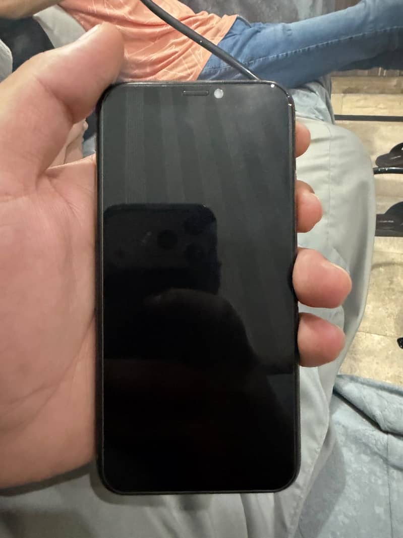 Apple iPhone XS 3