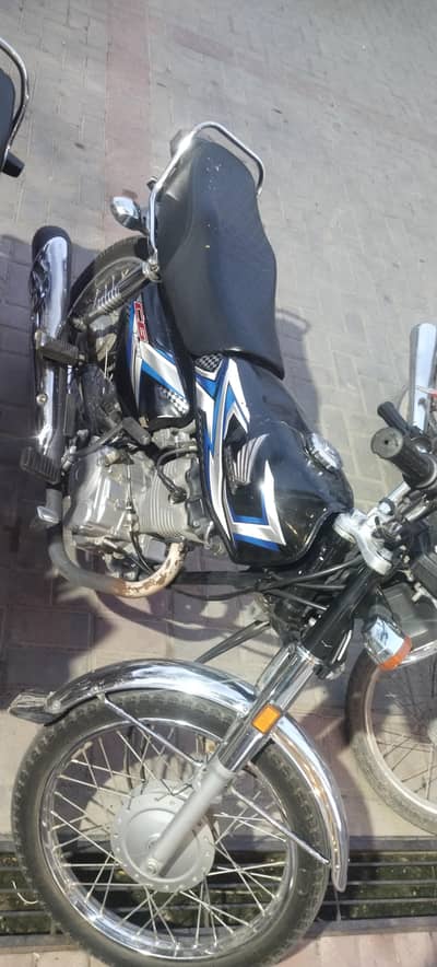 Honda 125 Black