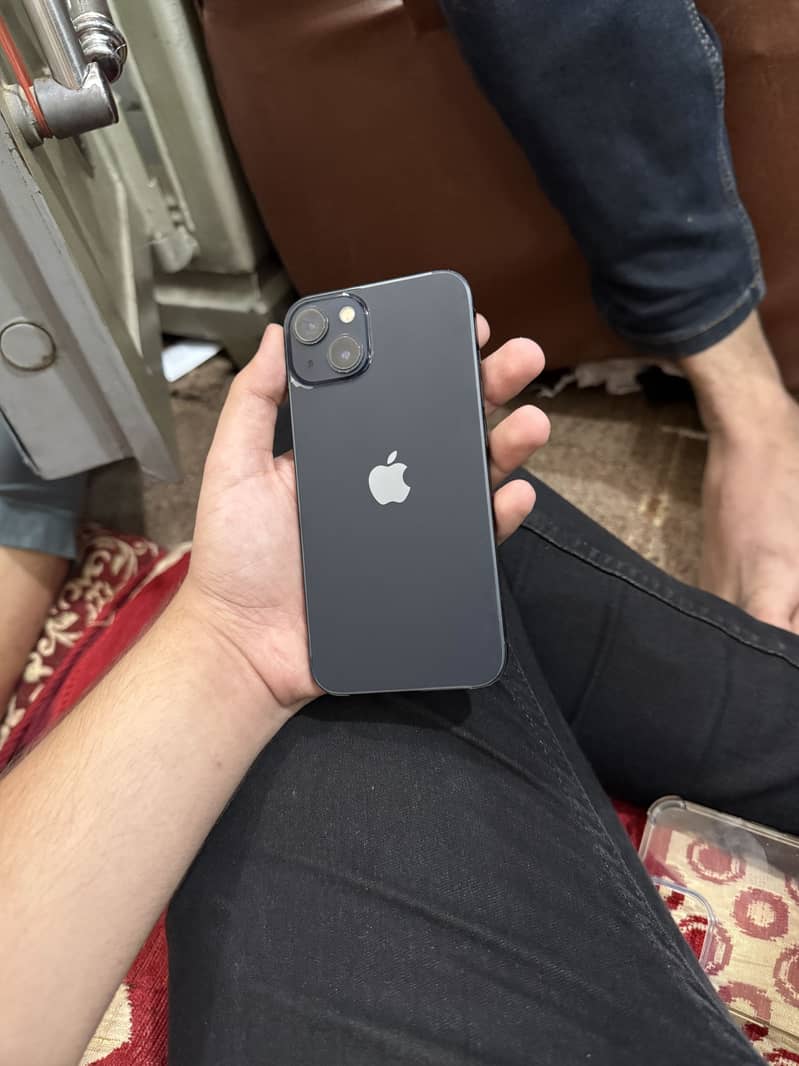 Apple iPhone 13 0