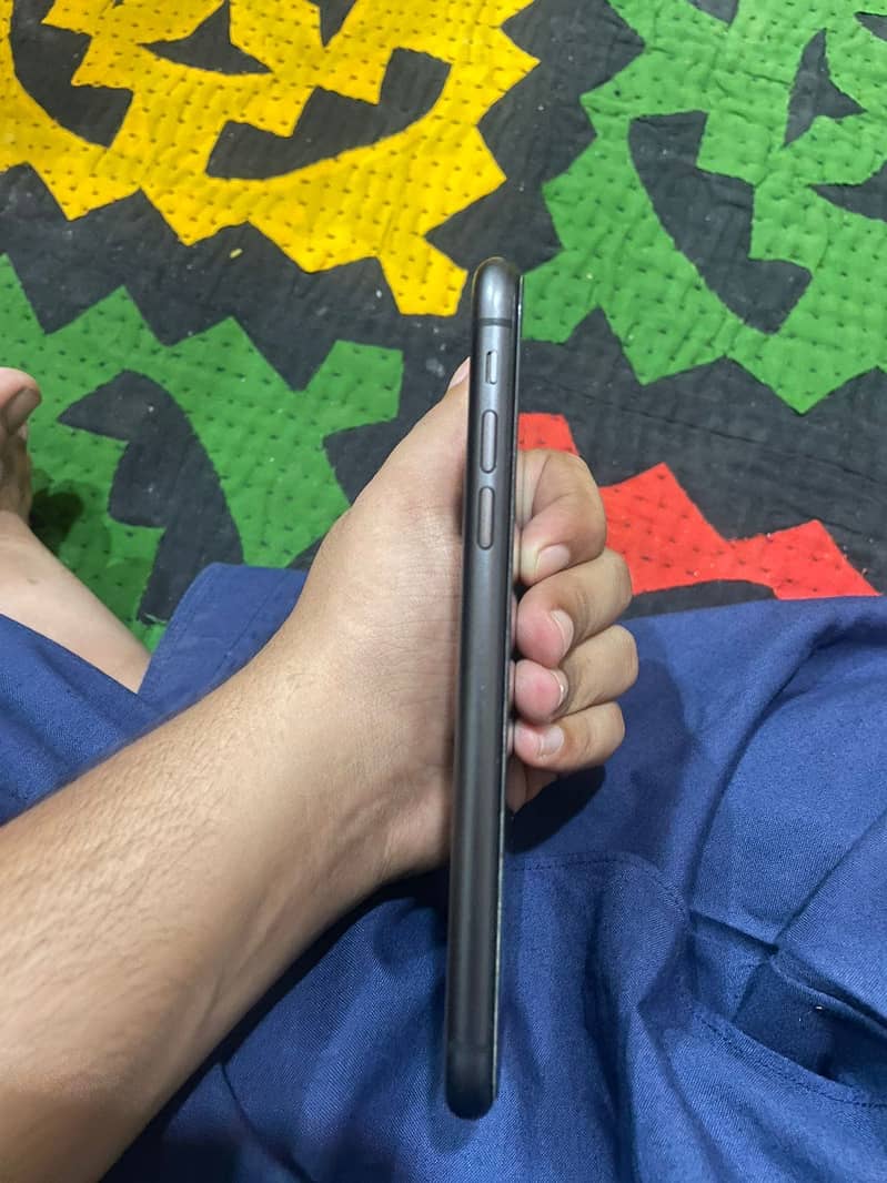 Apple iPhone 11 9