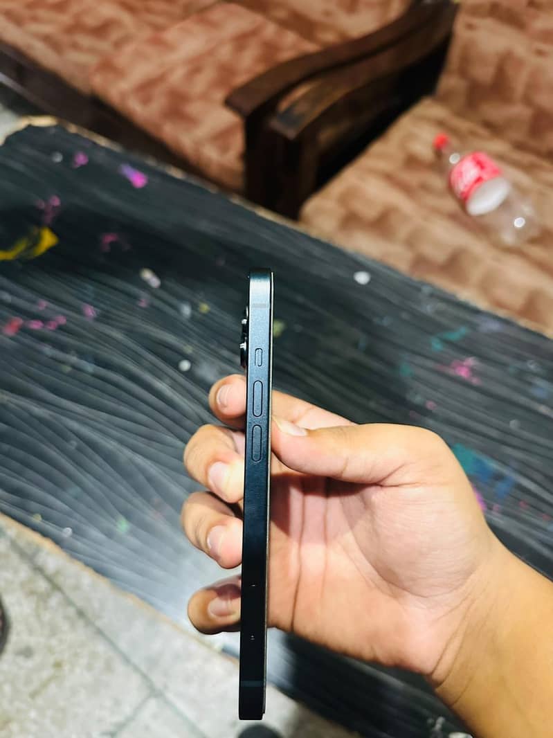 Apple iPhone 13 3
