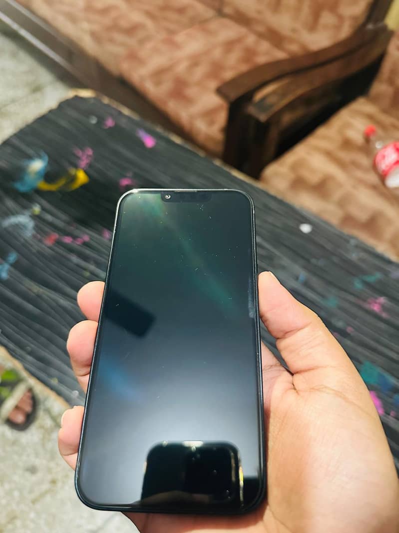 Apple iPhone 13 5