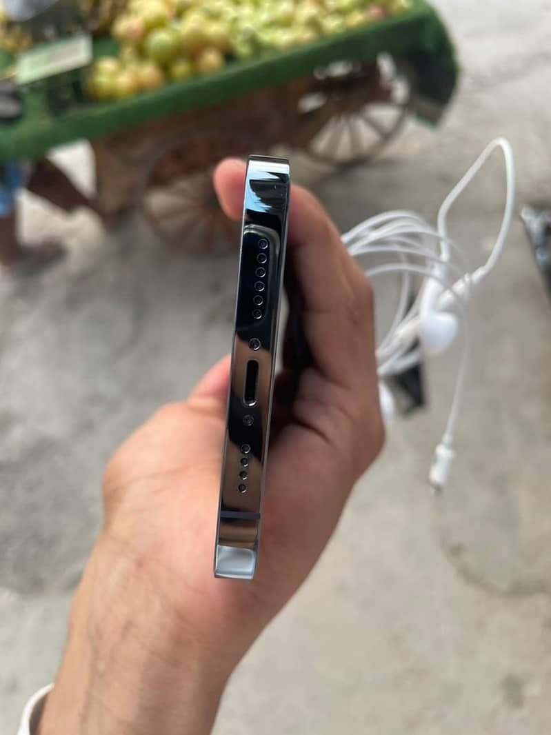 Apple iPhone 13 Pro Max 5