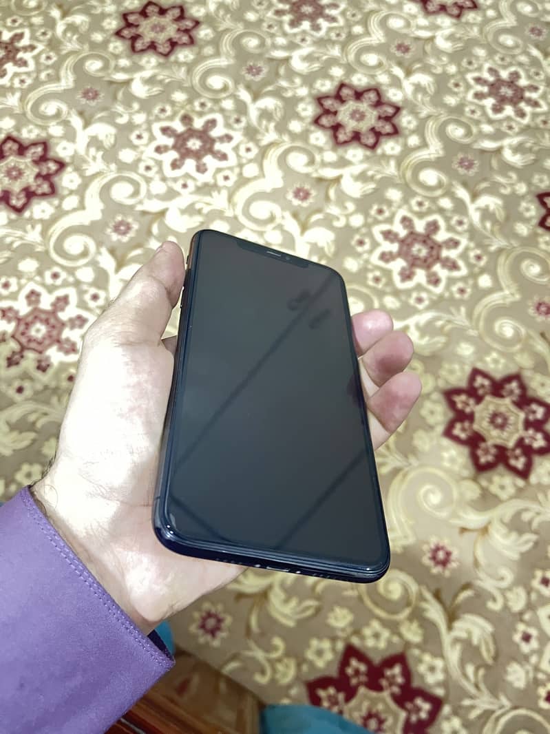 Apple iPhone 11 Pro Max 1