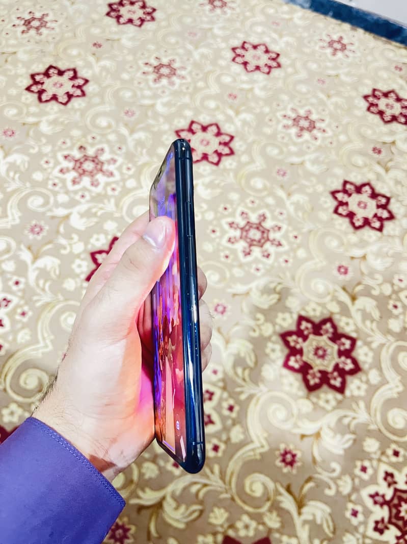 Apple iPhone 11 Pro Max 3