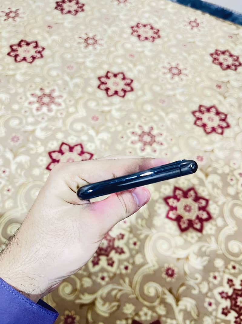 Apple iPhone 11 Pro Max 5