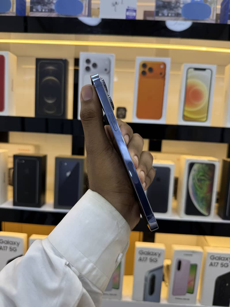 Apple iPhone 13 Pro Max 1