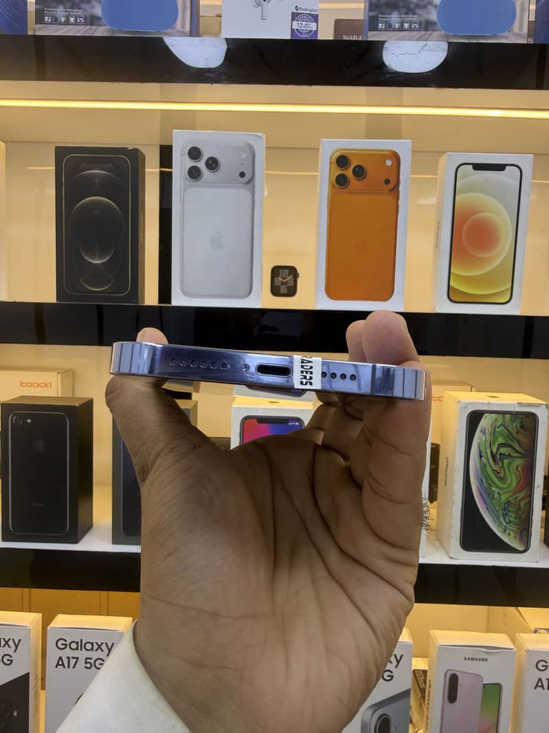 Apple iPhone 13 Pro Max 4