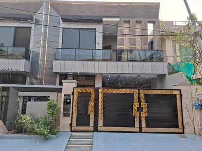 10Marla Double Story House For sale in Johar Town 6Bed 03029529359
