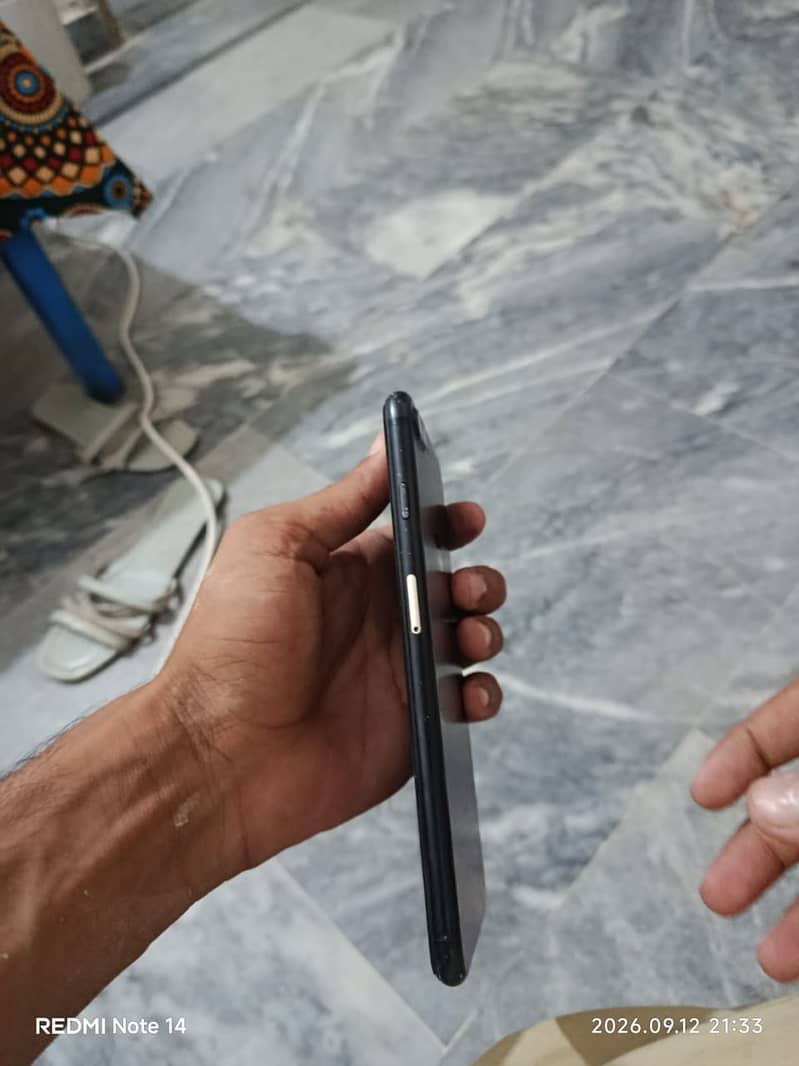 Apple iPhone 7 Plus 2