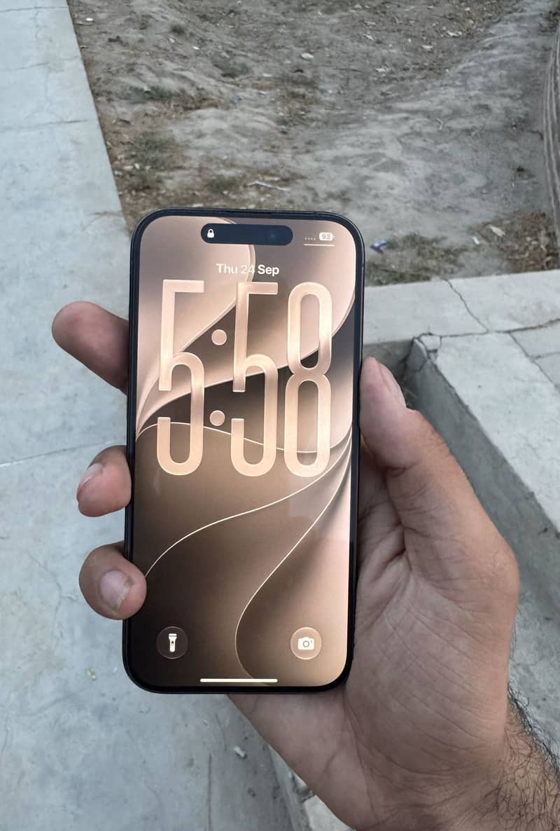 Apple iPhone 15 Pro 2