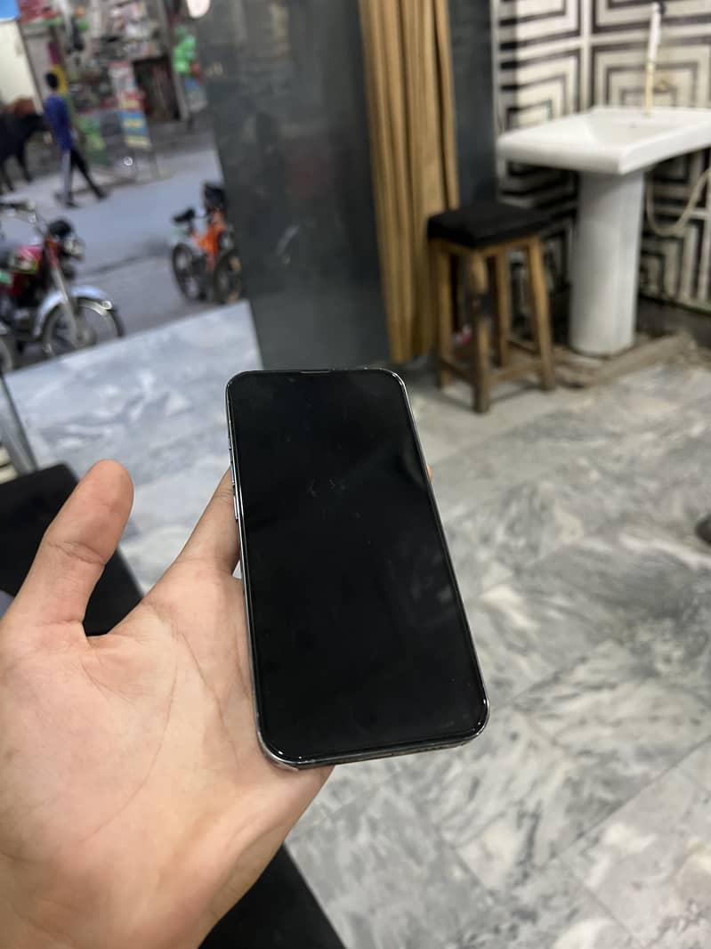 Apple iPhone 13 Pro 1
